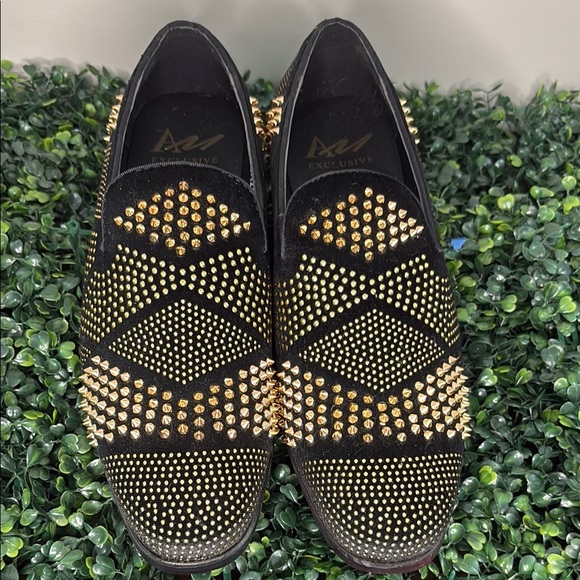 Black and Gold Geometric Slip-On Loafers - Picture 1 of 6